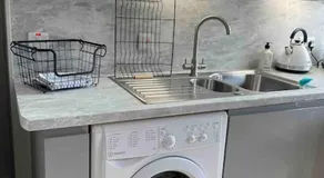 Lovely 2 bed apartment with hot tub log burner and off street parking - Image 5
