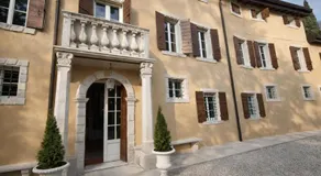 Villa Dorigny Dimora Storica con Affreschi e Giardino - Image 4