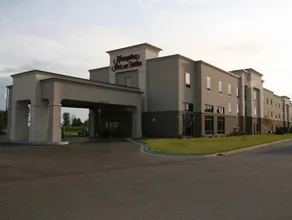 Hampton Inn & Suites Alexandria - Image 4