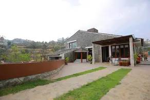 snow drop villa - Image 4