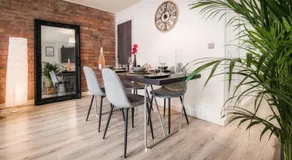 Stunning 2 bed with outside balcony, super king beds and 75’’ TV! - Image 4
