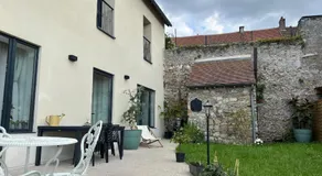 Jolie maison dans la forêt - Image 4