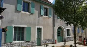 Les appartements du centre, 3 appartements avec CLIMATISATION, 4 appartements avec climatiseur mobile, refaits à neuf, 50m à pieds des commerces, restaurants, parking gratuit - Image 3