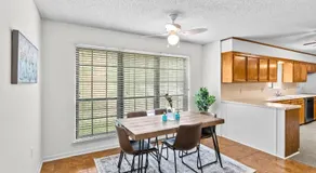 15 Min to LSU & Downtown Oak Hills Place Hideaway - Image 4