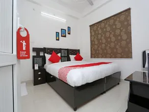 OYO Ss Hotel - Image 2