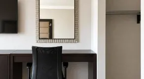 All Season Suites Inn - Image 4