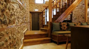 RiverBed Traditional Guest House - Image 2