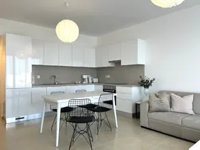 Stunning flat by the sea - Image 4