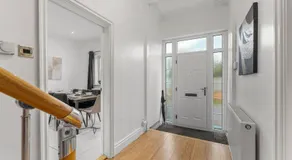 Perfect Booking 4 Bed Home in Cheltenham - Image 3