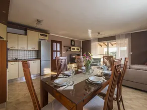Cosy Holiday Home in Policnik with Pool - Image 5