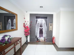 Safari Hotel - Image 4