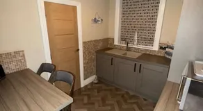 Fadó & Tide Apartments - Image 3