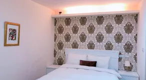 Peacock hotel - Image 5
