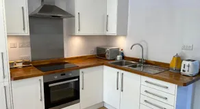 Stylish 2-Bed house near Oxford City Centre - Image 3