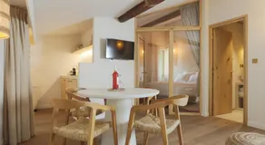 Casa Collioura & Spa - Image 2