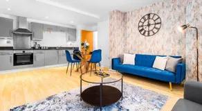 LUXURY SEA BLUE-Birmingham central apartment - Image 4