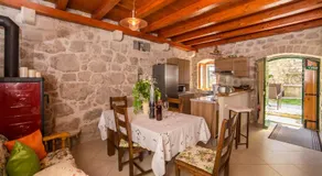 Old stone house - Image 4