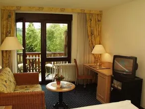 Hotel und Gutsgaststätte Rappenhof - Image 2