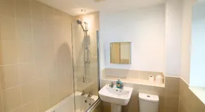Private Parking - Two Bedroom Home Andover - Image 5