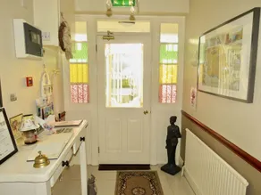 Glendale Guestrooms - Image 4