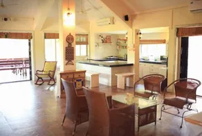 Lush Green 3 Bedroom Villa with a Swimming Pool - Image 3