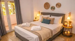 Natural view villa with private pool - Image 2