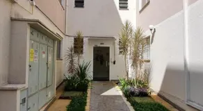 Large ground floor apartment with a yard near the mall - Image 3