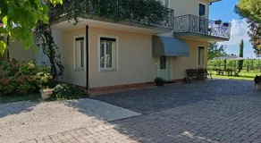 GINEVRA'S COUNTRY HOME - Image 5