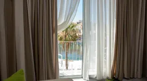 B & S Accommodation Sea View Apartment Marsascala, Malta - Image 2