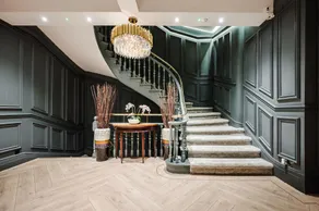 Spacious Central Location For Families Walk to All - Image 3