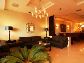Central Hotel - Image 3