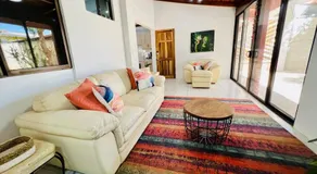 El Papagayo Verde 5 min walk to the beach and downtown - Image 2