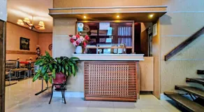 Hotel Ritz - Image 2