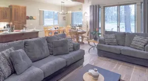 Pine Post Lodge - Image 3