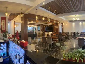 Oriental Hotel - Image 3