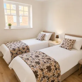 Modern 3-BR Flat in Northampton near Town Centre - Image 2