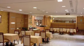 Jueqi Business Hotel - Image 4