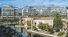 Elegant Waterfront Apartment with No Loadshedding - Image 3