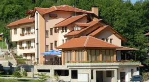 Blyan Family Hotel - Image 3