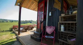 Gîte Insolite Les Tonneaux Sa vue Magnifique et Panoramique - Image 3