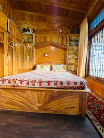 Wooden chalet - Image 3