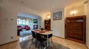 Lovely 5 Bed House in Barnet , home away from home - Image 3