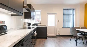 Urmston House - Image 5