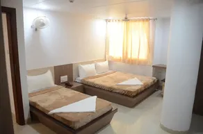 Hotel Ideal vadodara - Image 2