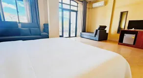 Sakura Hotel - Image 2