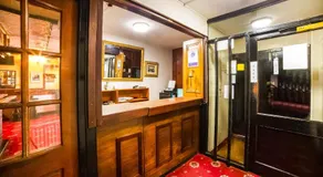 Royal Hotel - Image 5