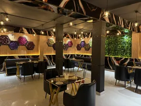 ARK HOTEL & RESTAURANT - Image 2