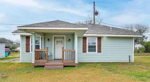 Fully Updated & Convenient! Baytown Home Near Dtwn - Image 5