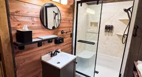 A Novel Stay 3 bed 2 bath log cabin in Shelbyville, IL - Image 3
