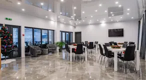 Q Villa - Image 3